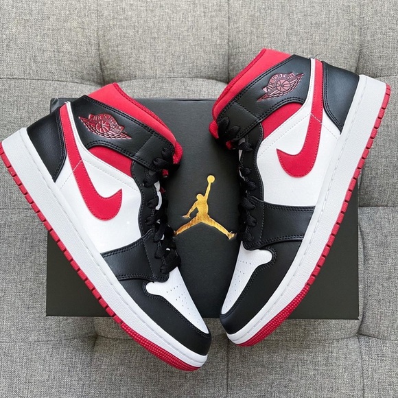 ❤️🖤 Nike Air Jordan 1 retro mid gym red shoes - Picture 4 of 4